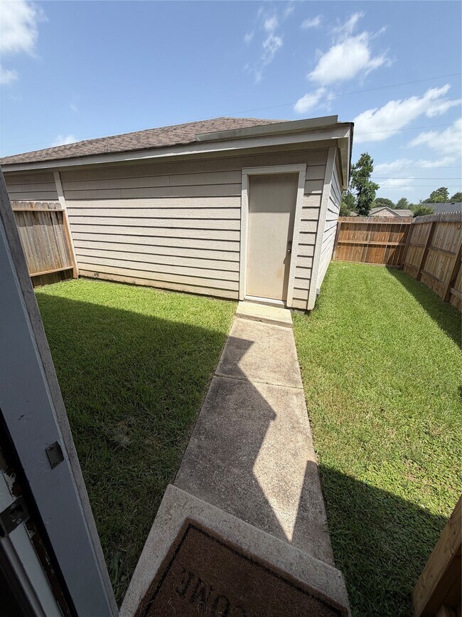 Building Photo - 2123 Rustling Trees Way