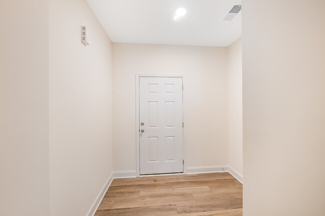 Foto del edificio - 3 Bedroom Townhome with Garage Angier