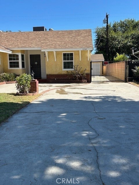 Building Photo - 1230 E Idahome St