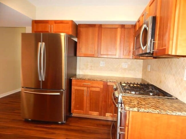 Building Photo - 2080 Springside Dr