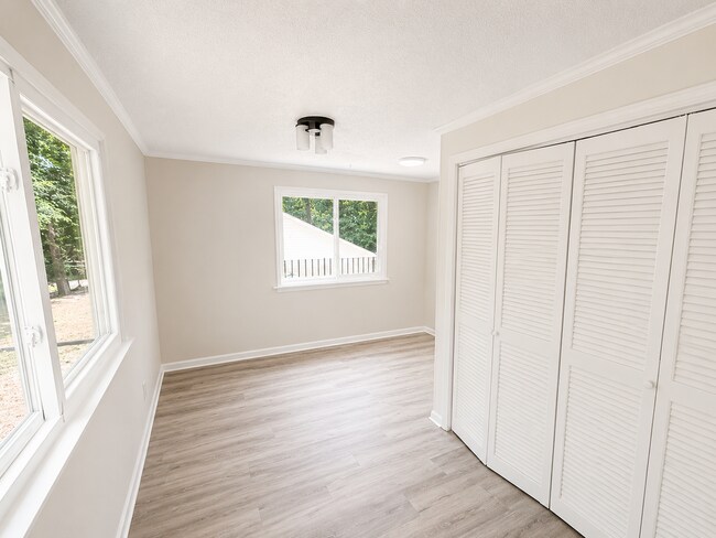 Foto del edificio - Two bedroom, 2 bath house in Burlington