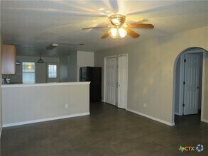 Building Photo - 1602 Dugger Cir