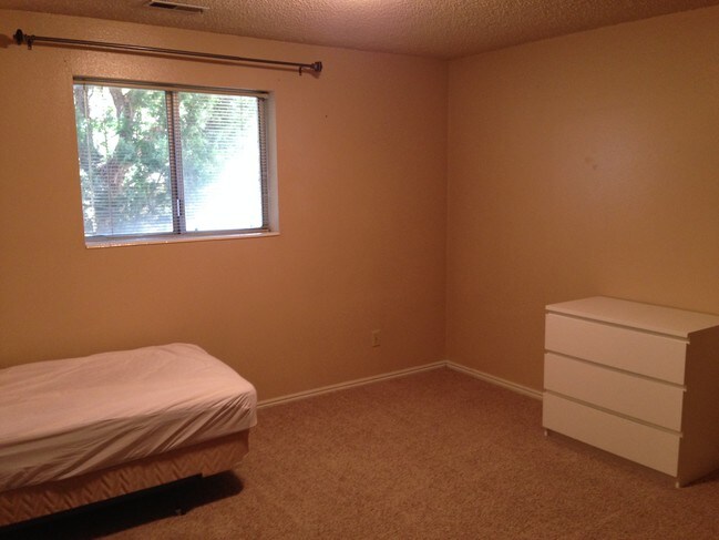 Fotografía del edificio - 161 E 700 N