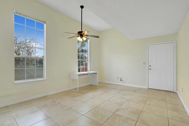 Building Photo - 1385 Crystal Way
