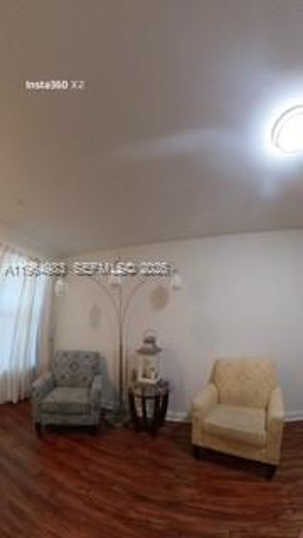 Foto del edificio - 15927 SW 2nd Dr