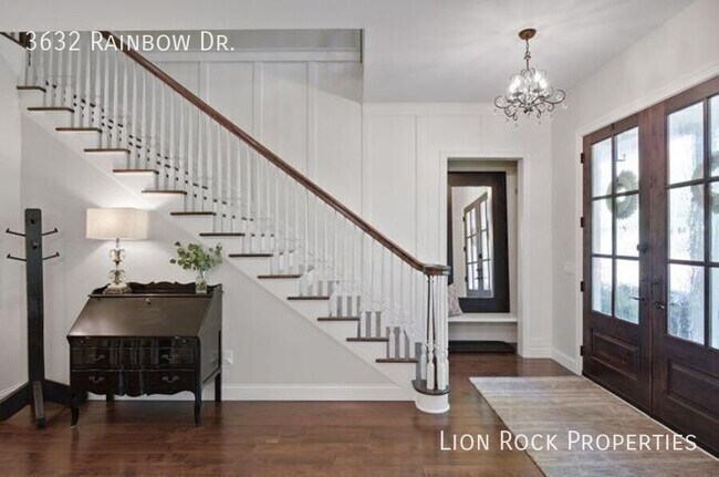 Foto del edificio - 3632 Rainbow Dr