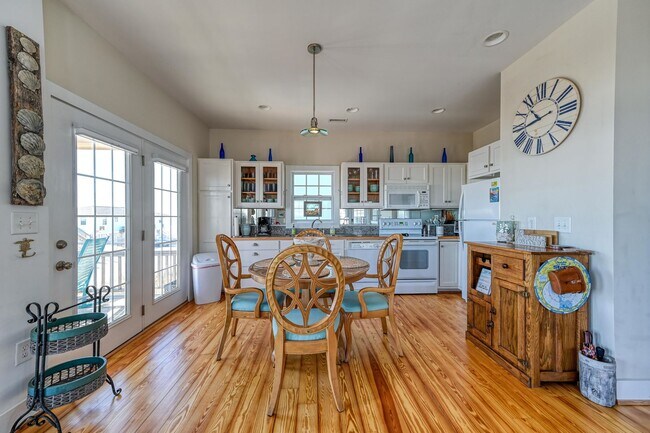 Foto del edificio - OFF-SEASON FURNISHED RENTAL AVAILABLE JAN and FEB '26