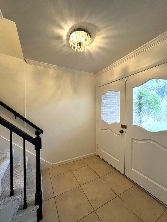 Building Photo - 636 Strings Dr