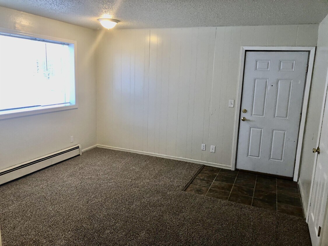 Primary Photo - 1353 W 27th Ave