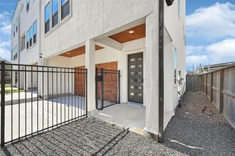 Building Photo - 1611 Parker St