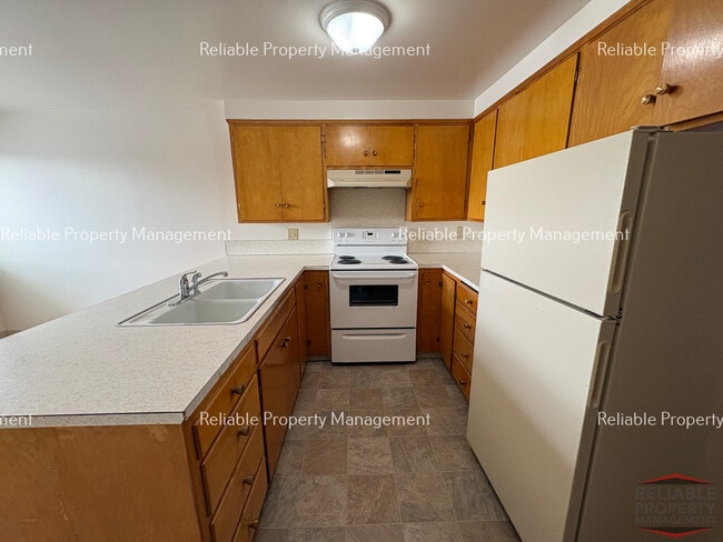 Building Photo - 1420 Benton St