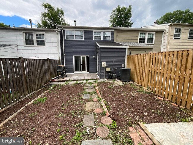 Foto del edificio - 5526 Green Dory Ln