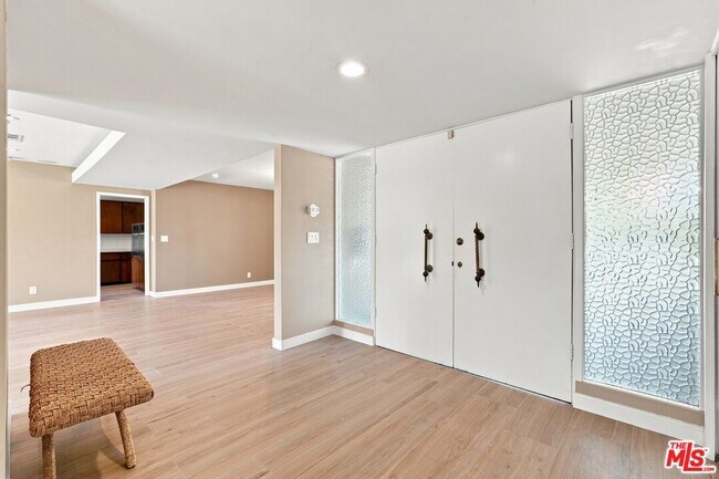 Building Photo - 6524 S Holt Ave