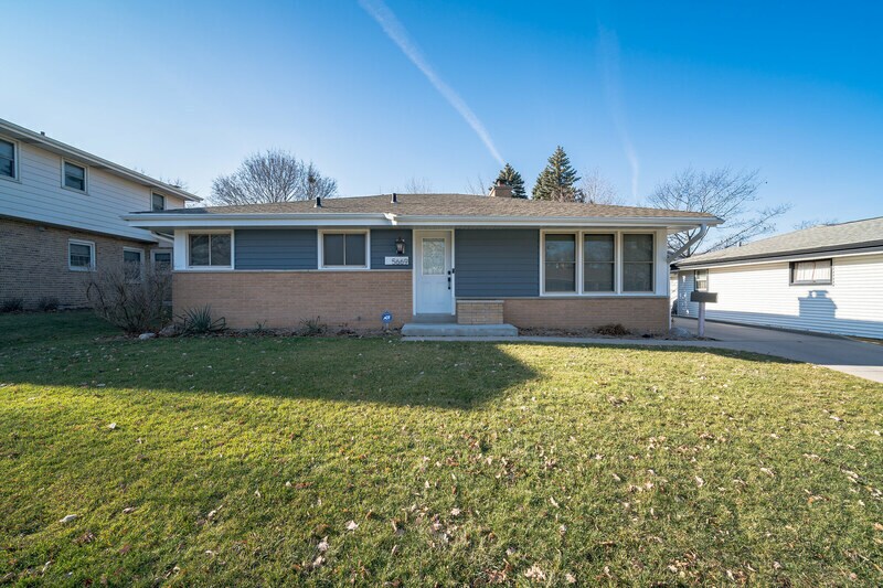 Foto principal - 5669 S 24th St