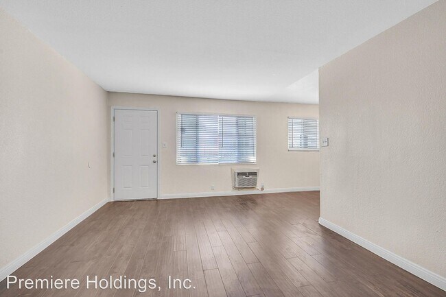 Building Photo - 2113 Sunrise Ave