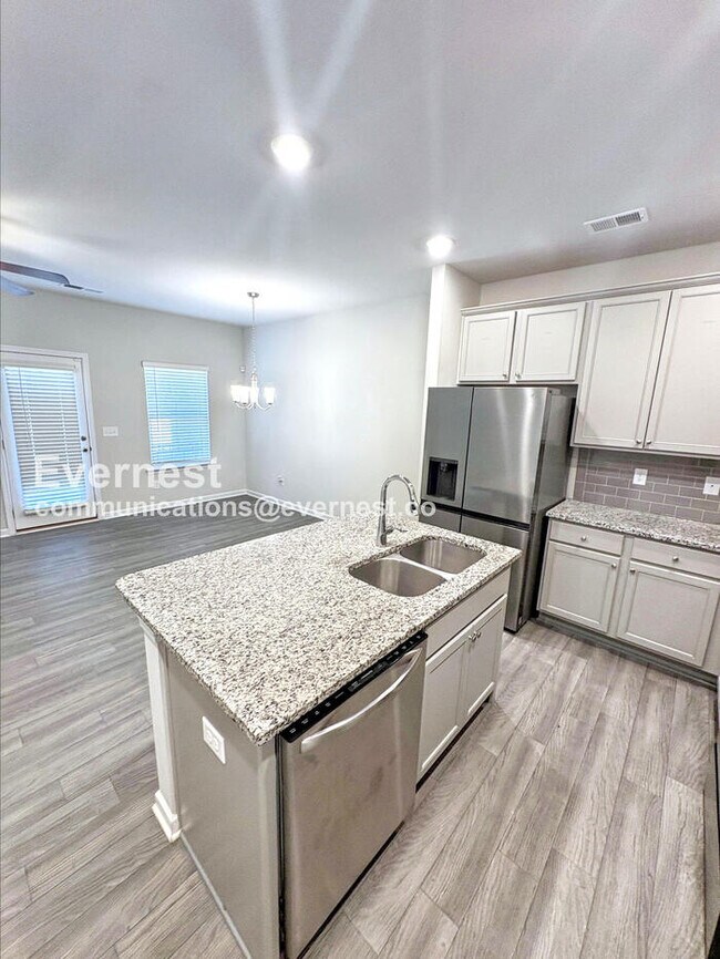 Foto del edificio - 585 McWilliams Rd SE
