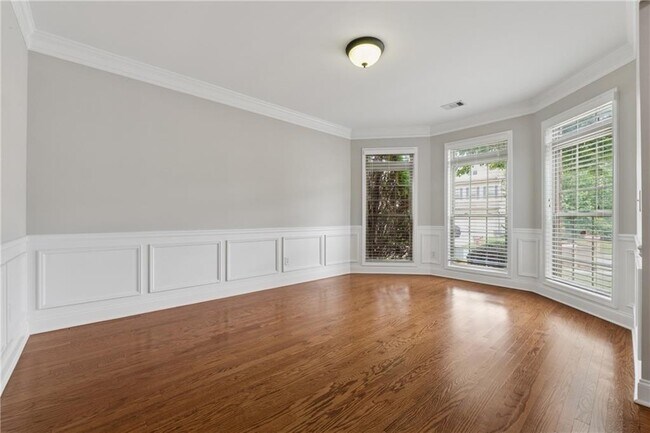 Foto del edificio - 3080 Whitfield Ave