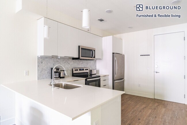 Foto del edificio - 1301 W Koenig Ln