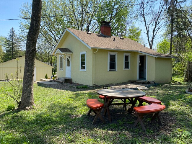 Foto del edificio - 4832 Westbrook Ln
