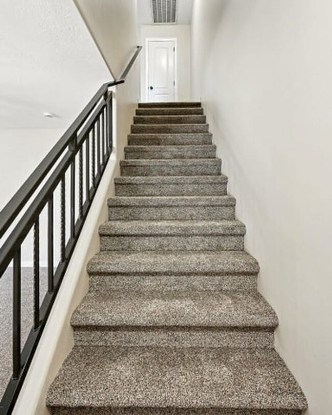 Foto del edificio - 3 bedroom- 2.5 bath Townhouse
