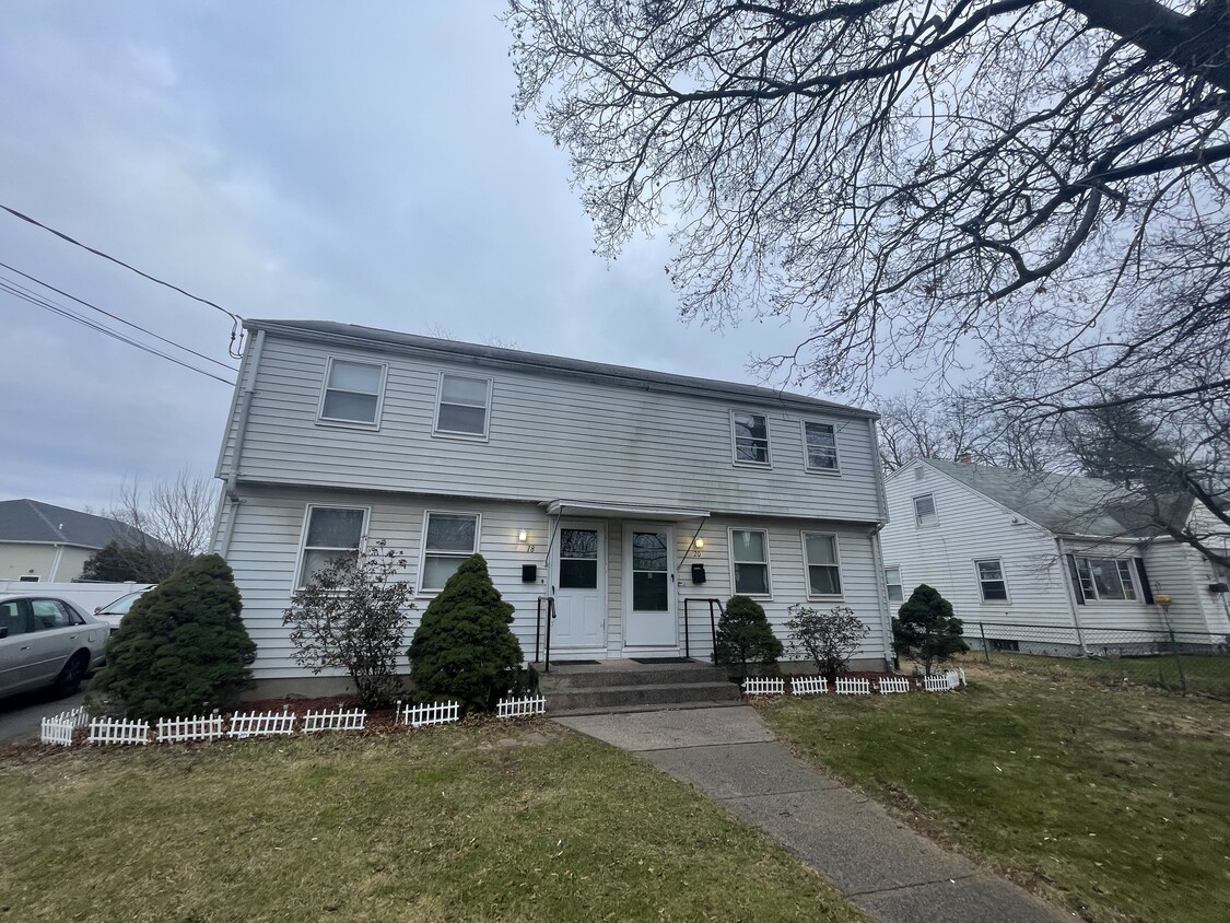Primary Photo - 20 Mercer Ave