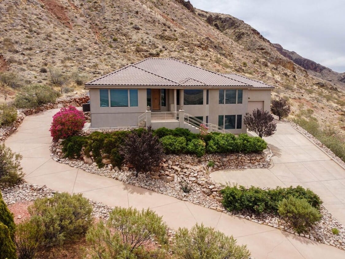 Amazing Hurricane Home Available NOW! House Rental in Hurricane, UT