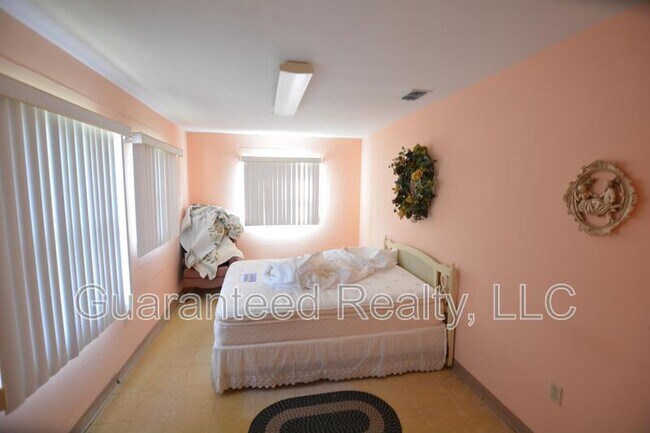 Foto del edificio - 1435 E Boulevard St