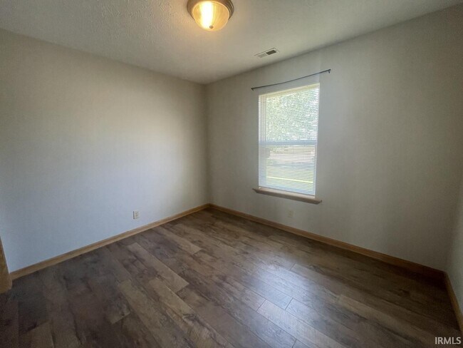 Building Photo - 5653 Bingham Dr