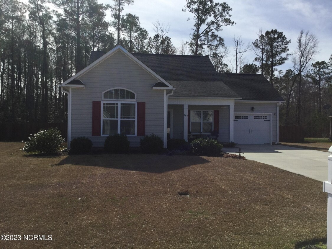 Primary Photo - 109 Coree Way