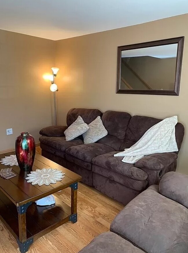Living Room - 100 Roper St