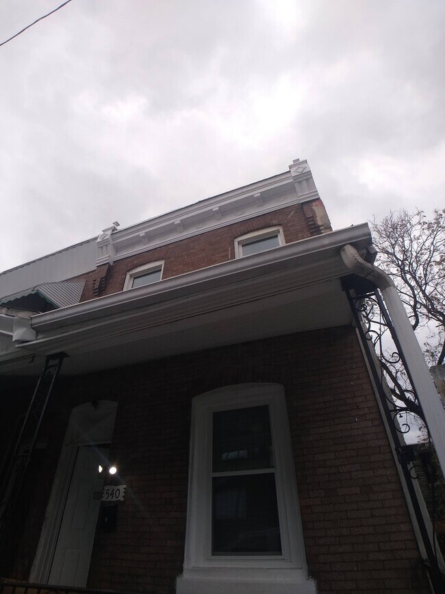 Building Photo - 540 N Paxon St