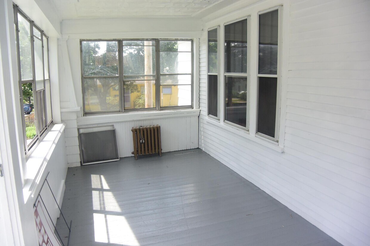 Primary Photo - 62 Catherine St