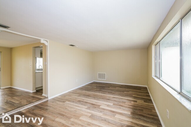 Building Photo - 3523 Margate Dr