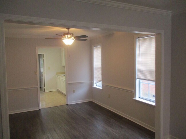 Building Photo - 321 Peach Orchard Dr