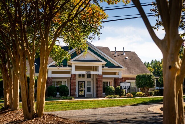 Foto del edificio - South Oak Crossing Apartments