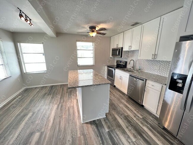 Foto del edificio - 427 6th St NE