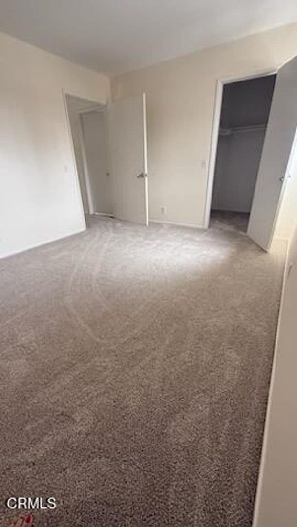 Building Photo - Updated 2-Bed, 2-Bath Condo in Downtown Ox...