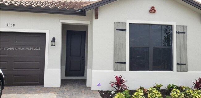 Building Photo - 5541 Agostino Way