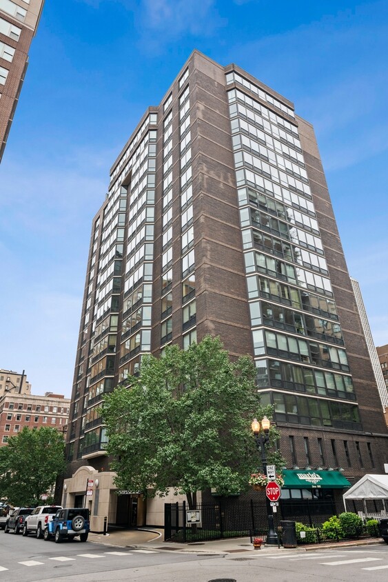 Primary Photo - 21 W Goethe St
