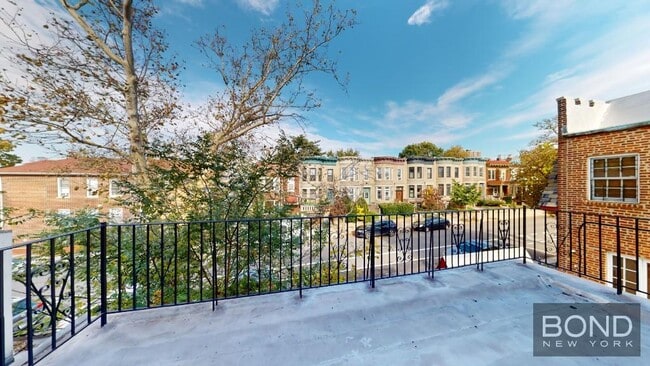 Building Photo - Brand New Gut Renovated 3 Bed