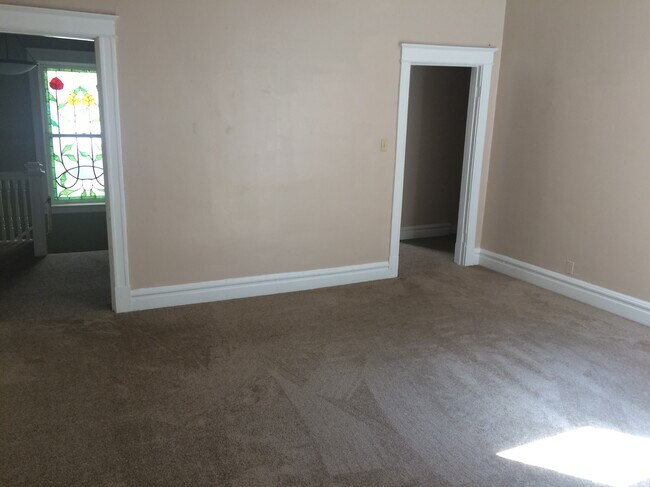 Foto del edificio - 4374 W Pine Blvd