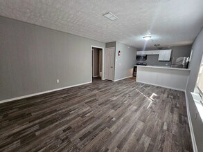 Building Photo - 3631 N MacGregor Way