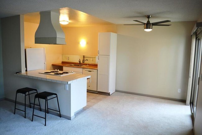 Foto del edificio - 9580 Carroll Canyon Rd