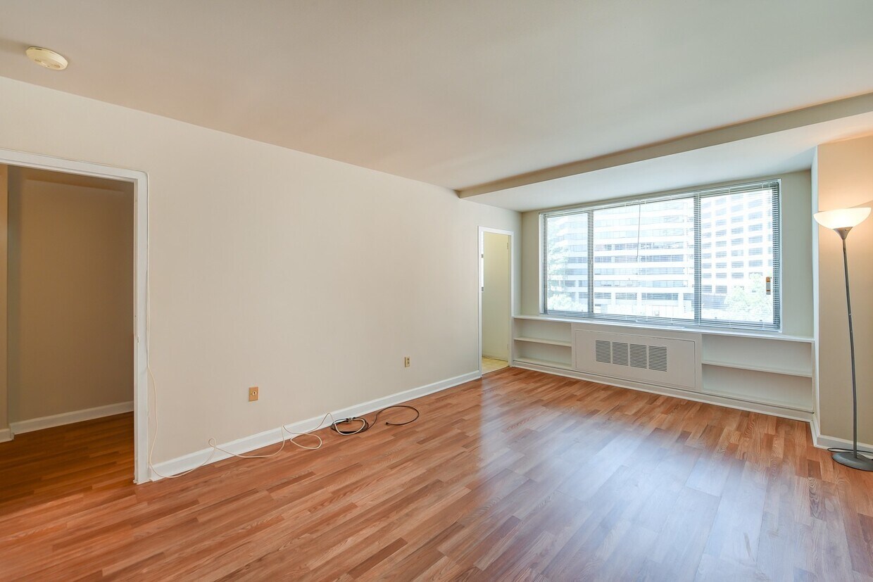 Foto principal - Spacious & Bright Studio at River Place North