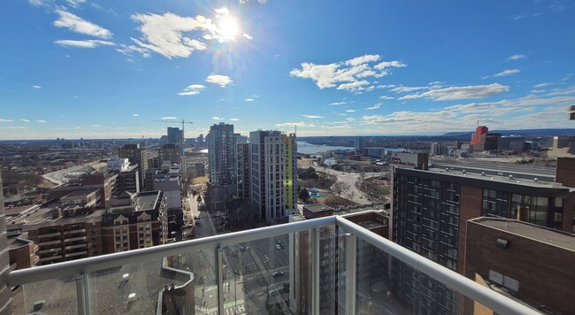 Great view and sunny - 340 Queen St