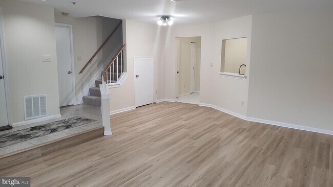 Building Photo - 4711 River Valley Way