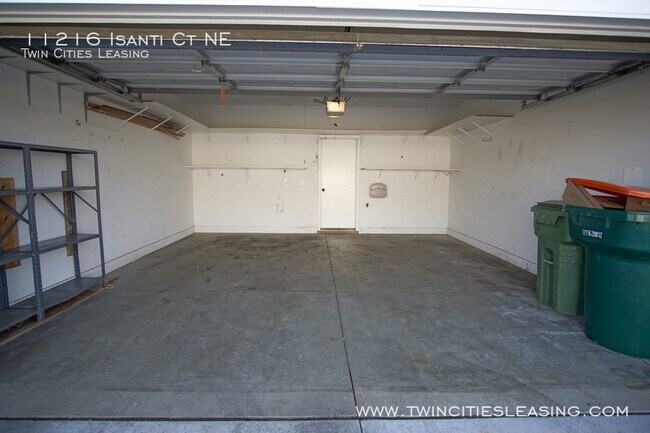 Building Photo - 11216 Isanti Ct NE