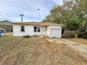 Building Photo - 515 N Hough Ave