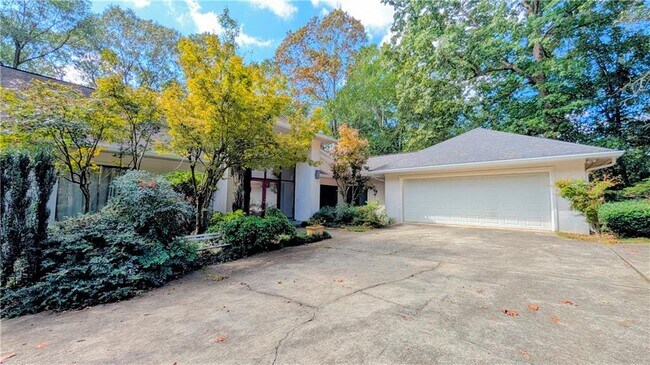 Foto del edificio - 2939 Rivercrest Dr