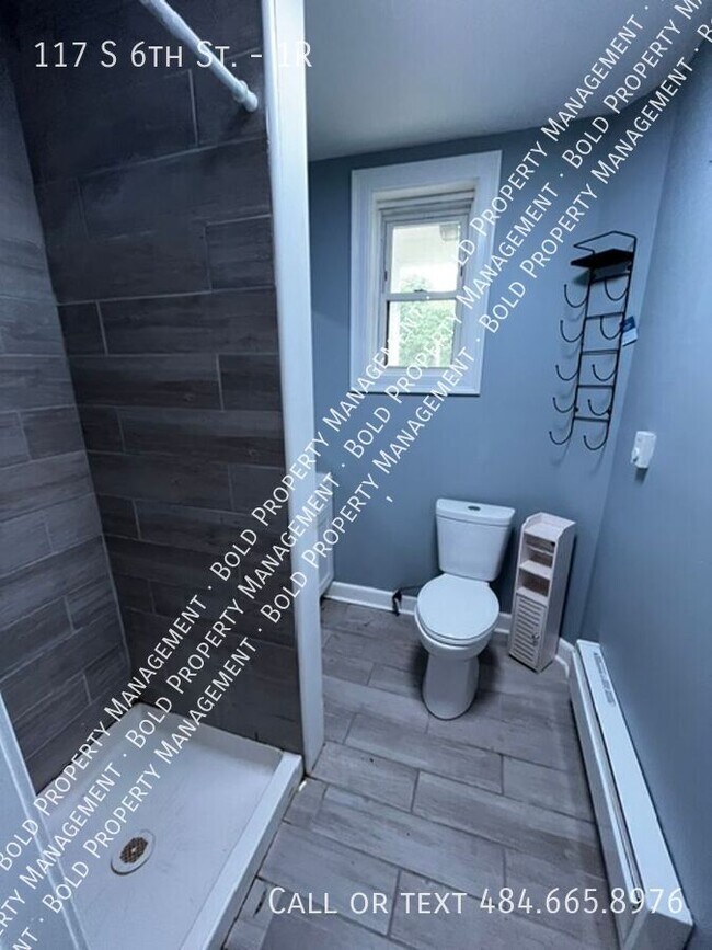 Building Photo - 117 S 6th St